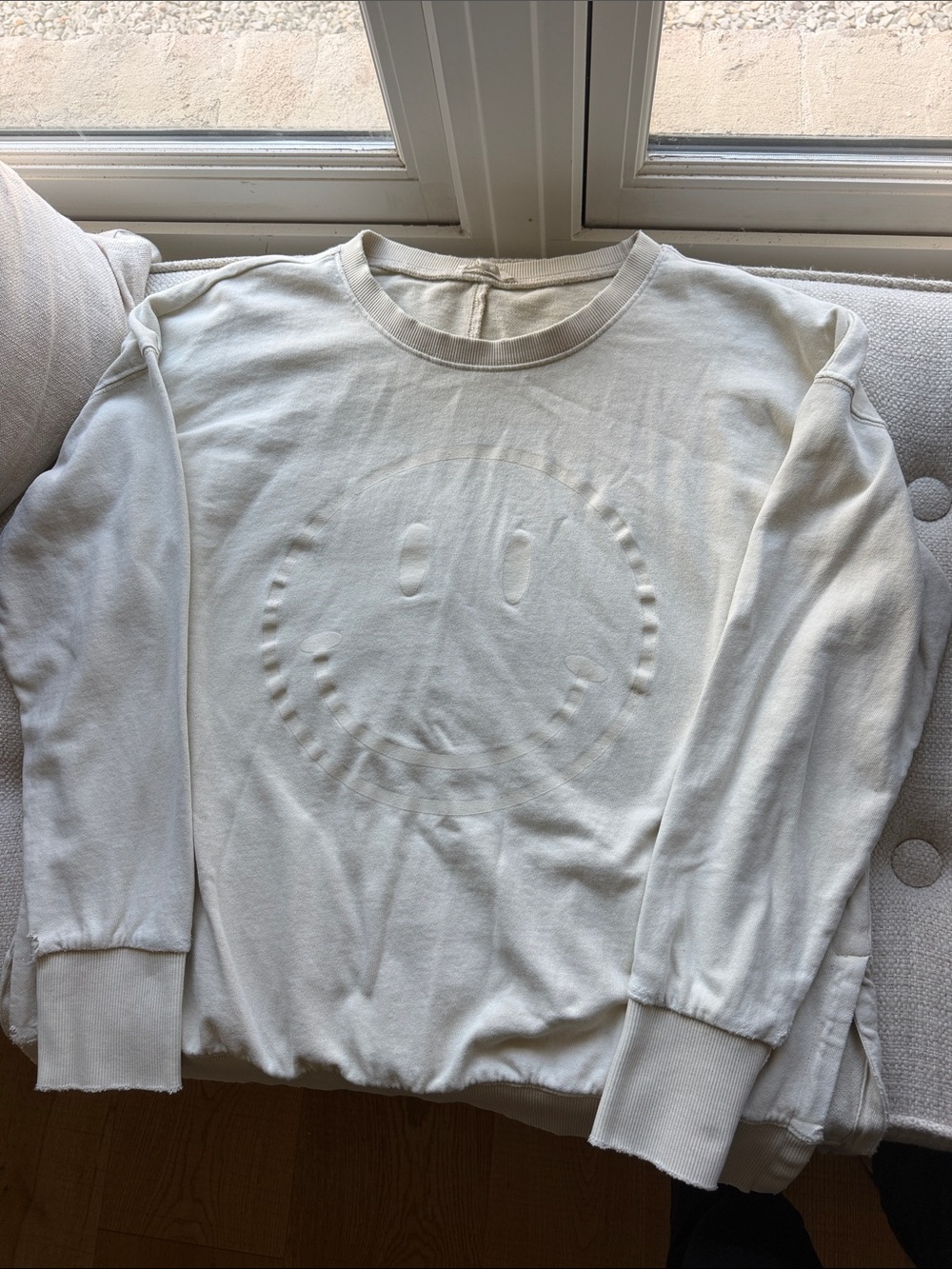 Crewneck Sweatshirt with Embossed Smile – cream